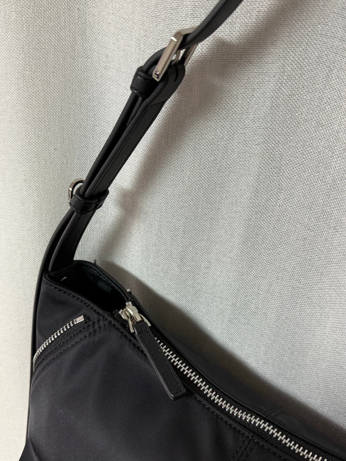 마뗑킴 사이드지퍼 패브릭 투웨이 백 가방 블랙 상품이미지5