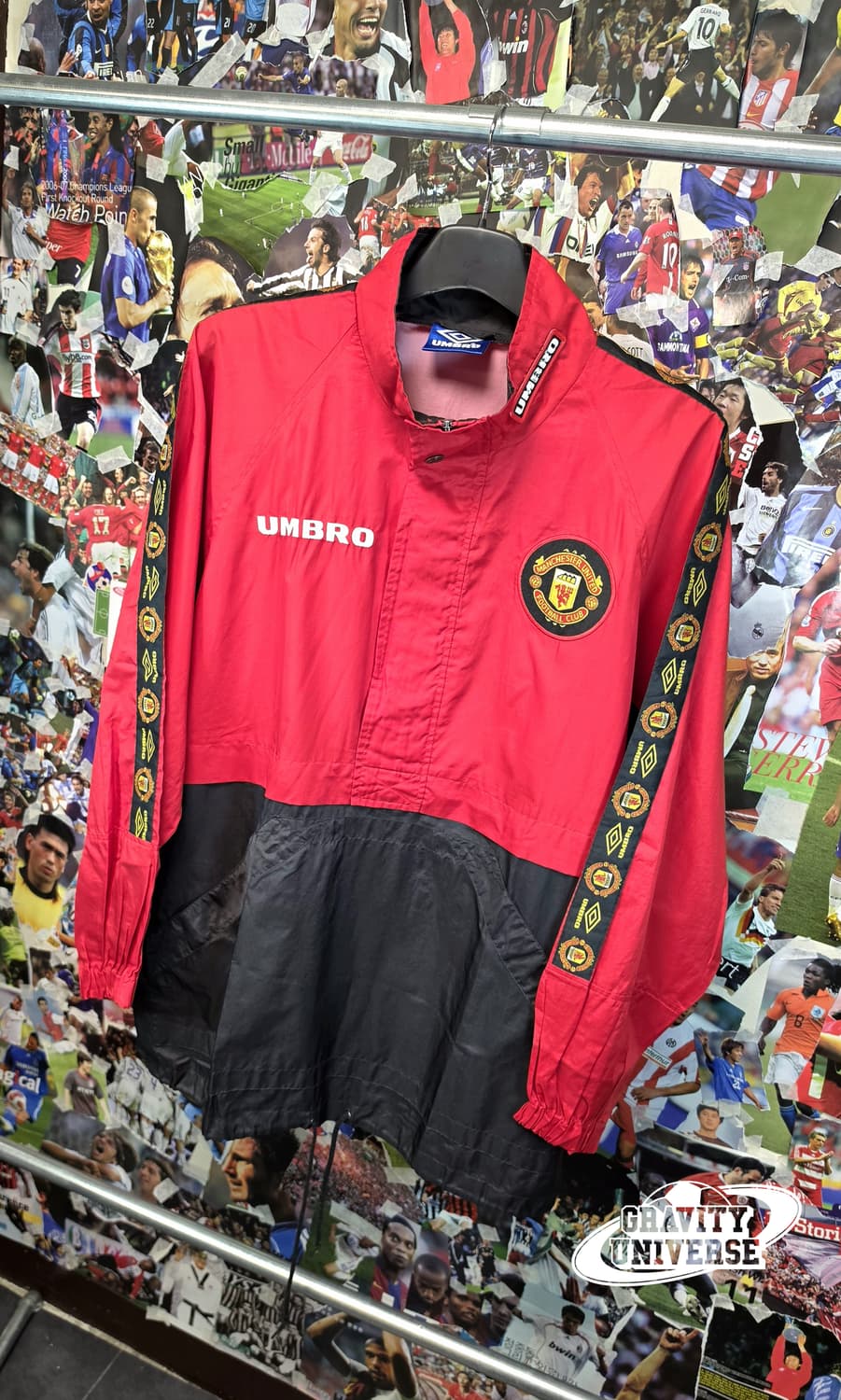 엄브로 96-97 맨유 OG 아노락 드릴탑 상품이미지1