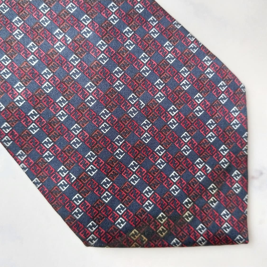 펜디 실크 네이비 FF 모노그램 넥타이 9.2cm B등급 K1780
 상품이미지7