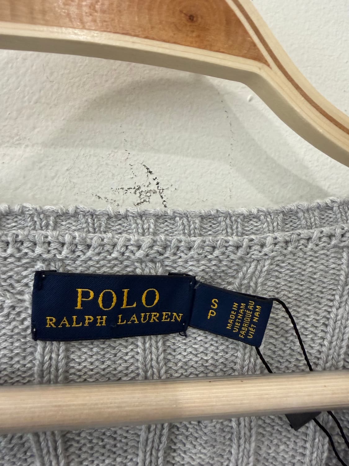 243. 폴로 꽈배기 브이넥 니트 상품이미지2