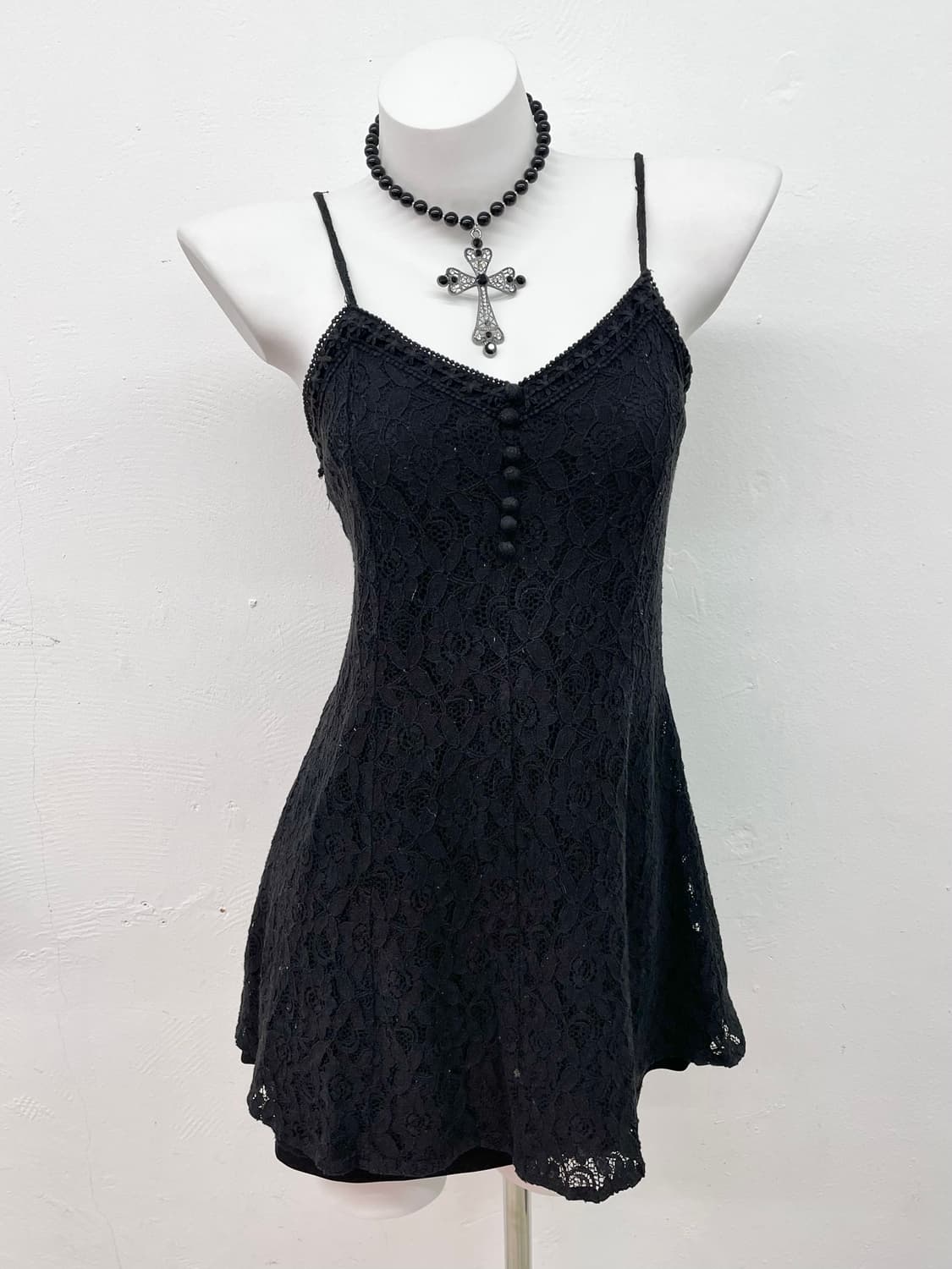 블랙 레이스 버튼 원피스 상품이미지1