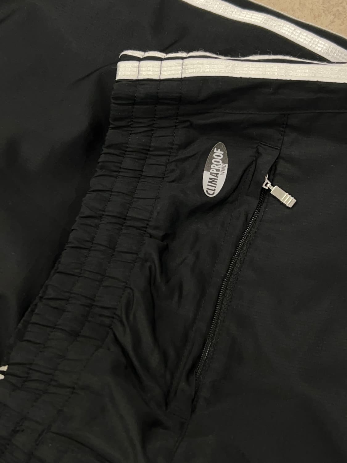 아디다스 올드스쿨 삼선 우븐 웜업 팬츠 블랙 (밑단 스트링) 상품이미지6