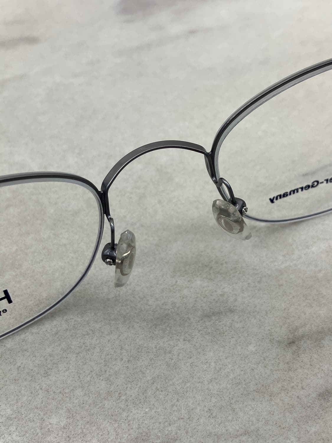 흄 HUM 실버 소프트 스퀘어 역산각 메탈테 안경 상품이미지4