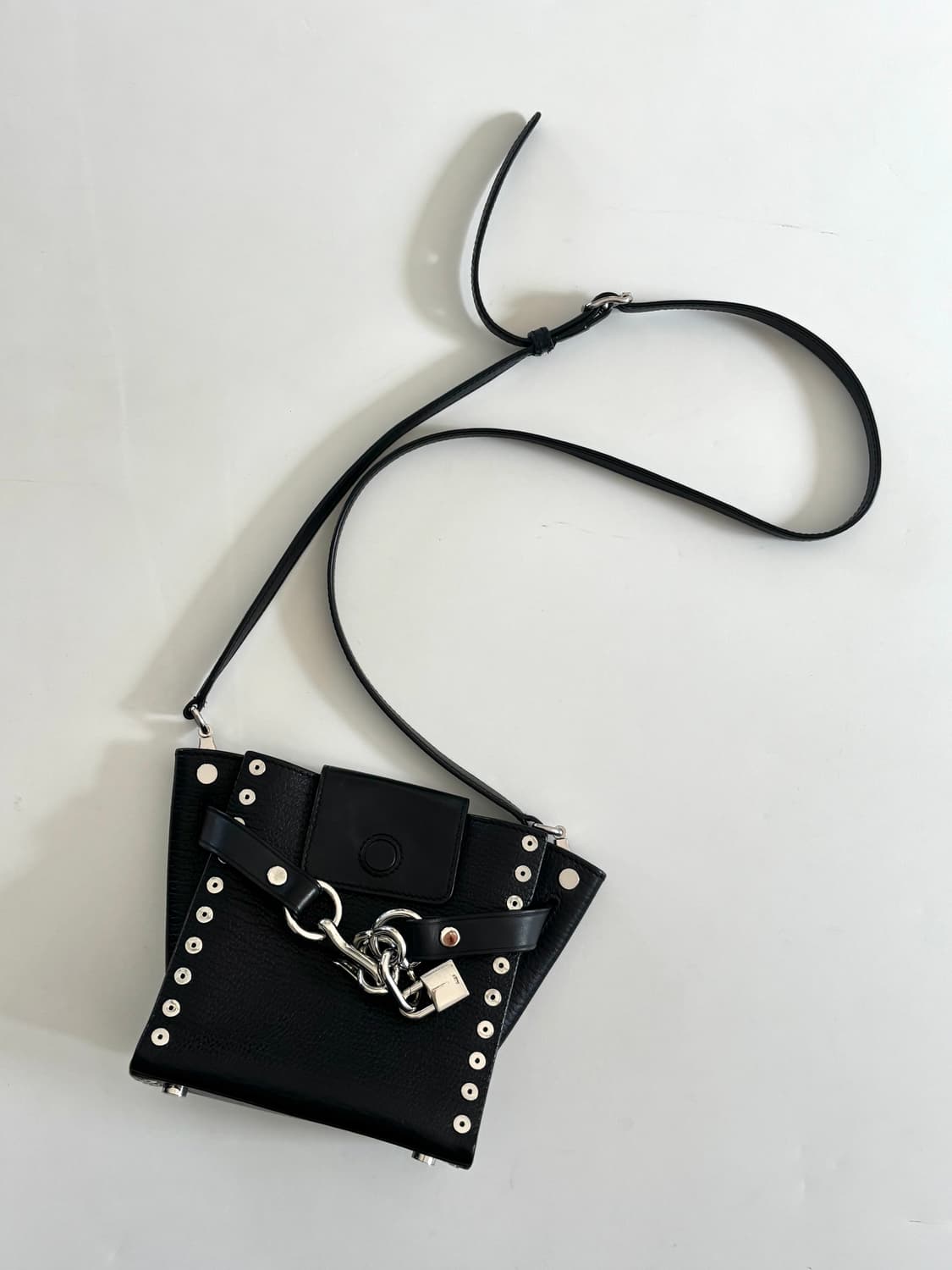 Alexander Wang 알렉산더 왕 아티카 체인 미니 크로스백 상품이미지1