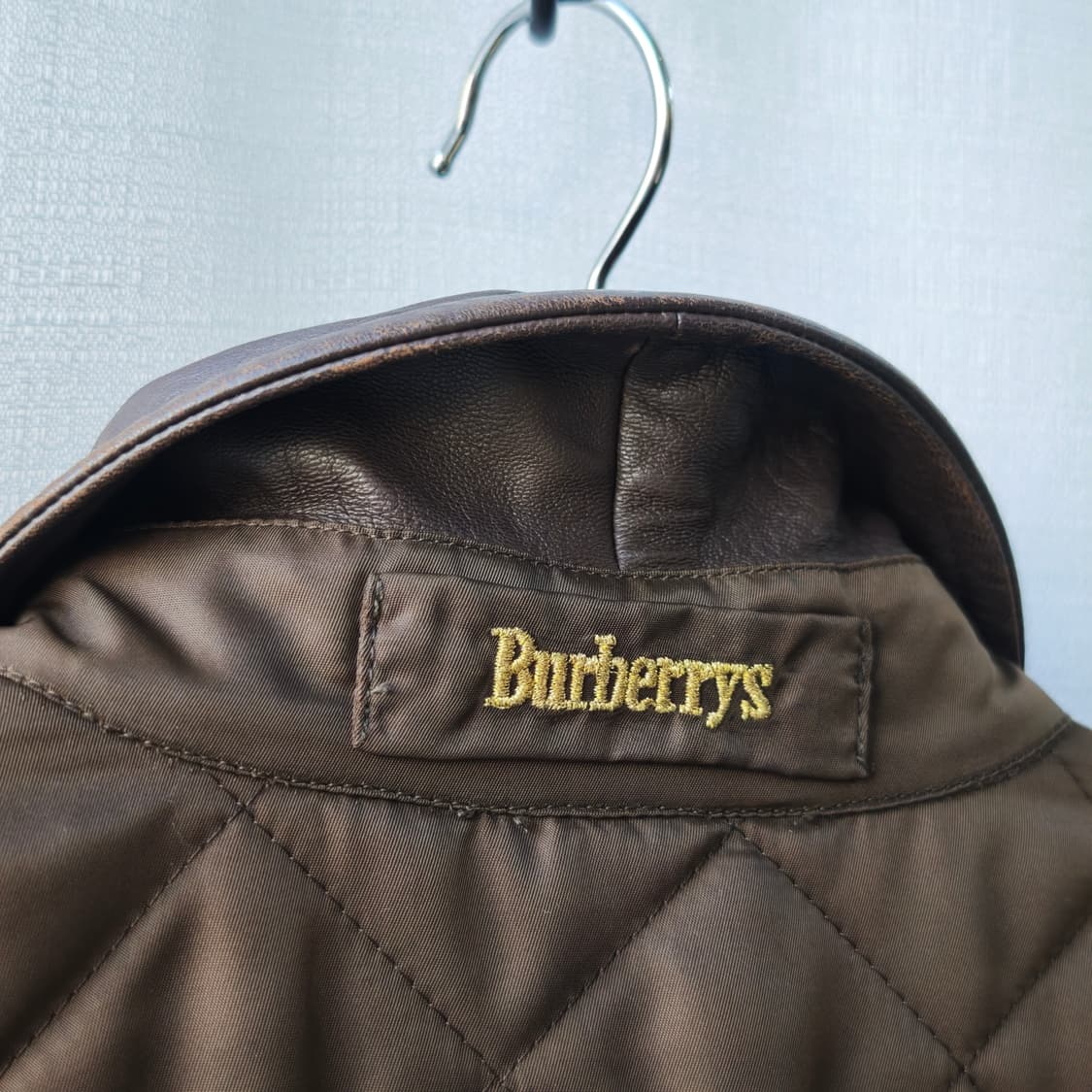 버버리 프로섬 레더 포인트 금장 버튼 다이아몬드 퀼팅 자켓 브라운 46 상품이미지9