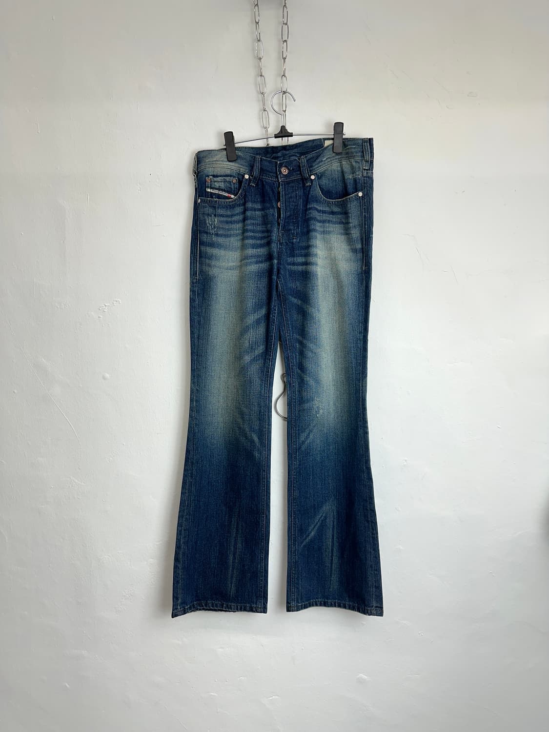 Diesel Zathan Bootcut Distressed Denim 상품이미지4
