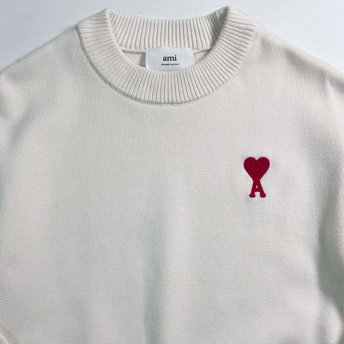 아미 스몰하트 크루넥 화이트 니트 상품이미지2