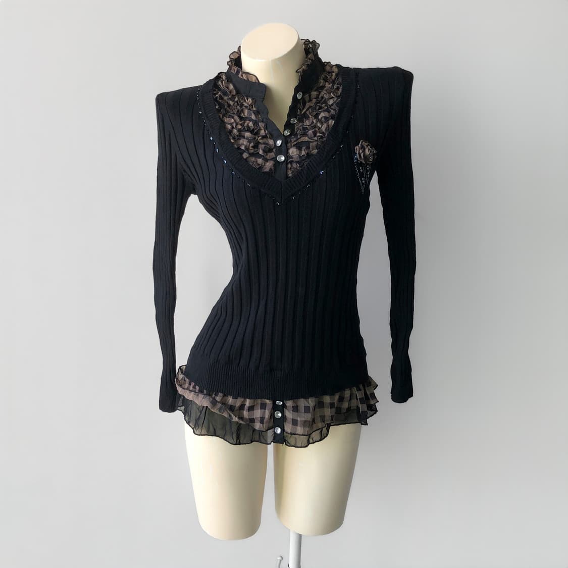 블랙 체크 러플 블라우스 니트 탑 상품이미지1