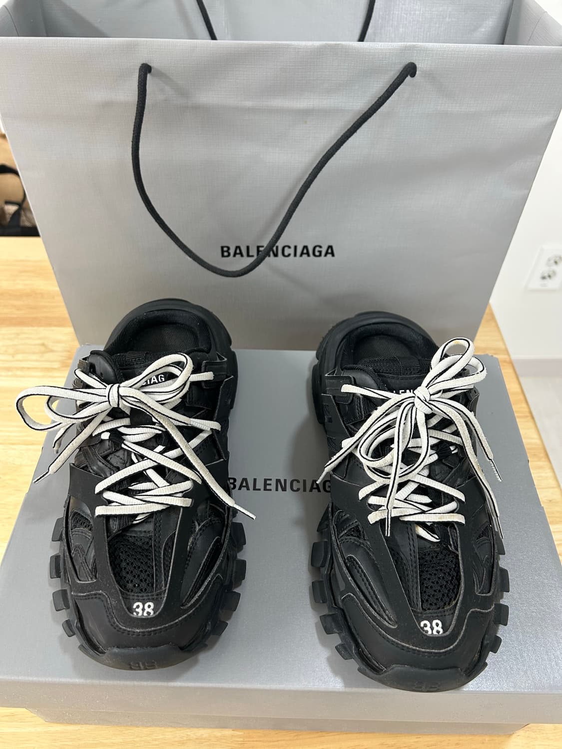 발렌시아가 트랙 뮬 블랙 38 상품이미지1