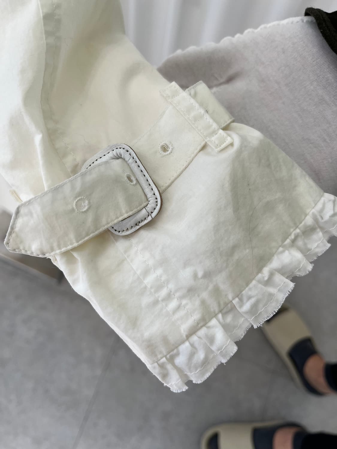 버버리 런던 여성 프릴 트렌치 코트 아이보리  상품이미지5