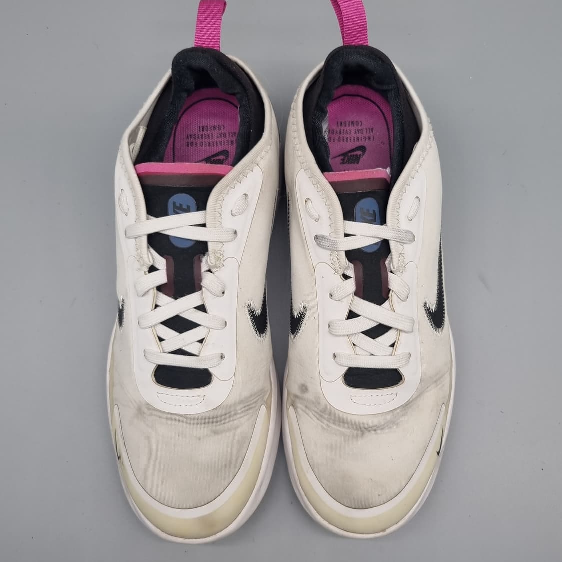 나이키 아믹사10 운동화240 상품이미지2