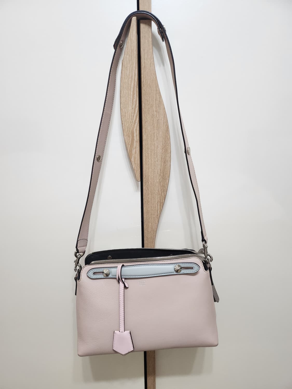 펜디 바이더웨이 상품이미지1