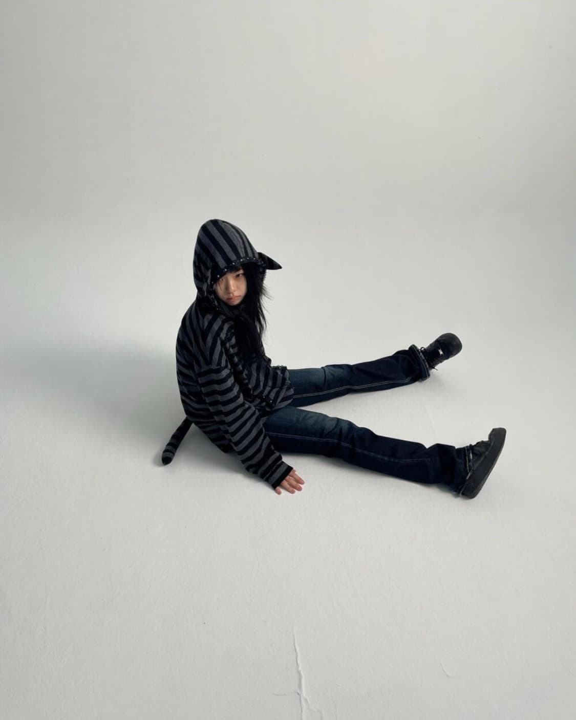 아컨시엘 EMO CAT HOODIE 상품이미지1