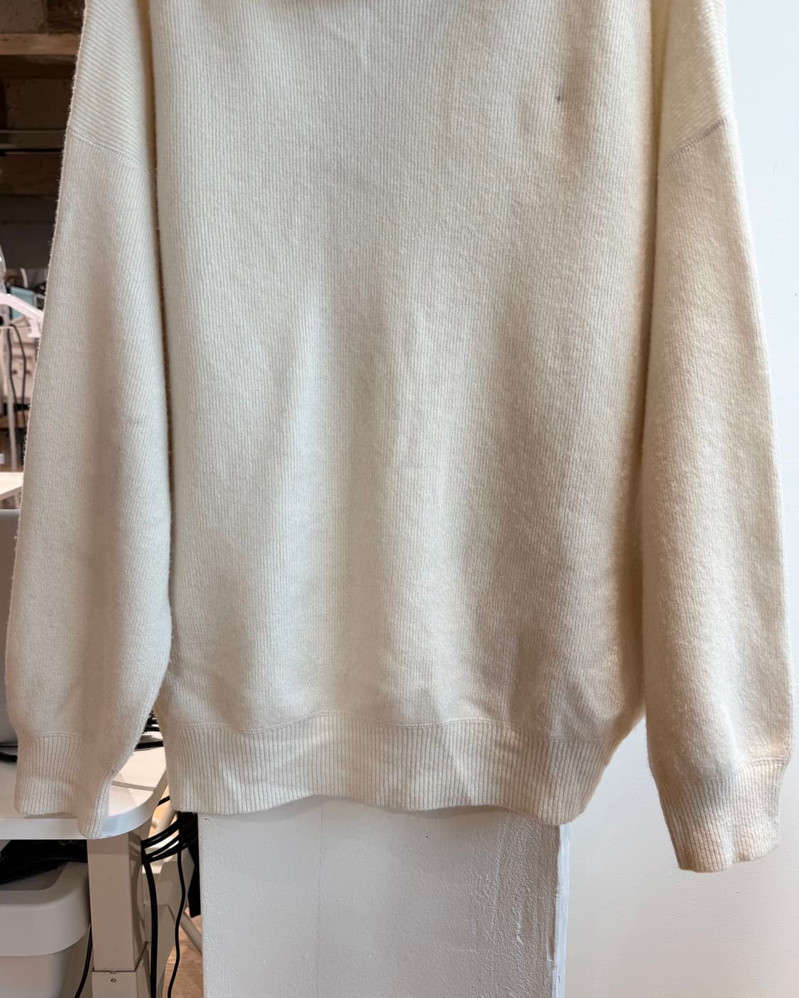 알렉산더왕 아이보리 큐빅 울 터틀넥 니트 상품이미지6