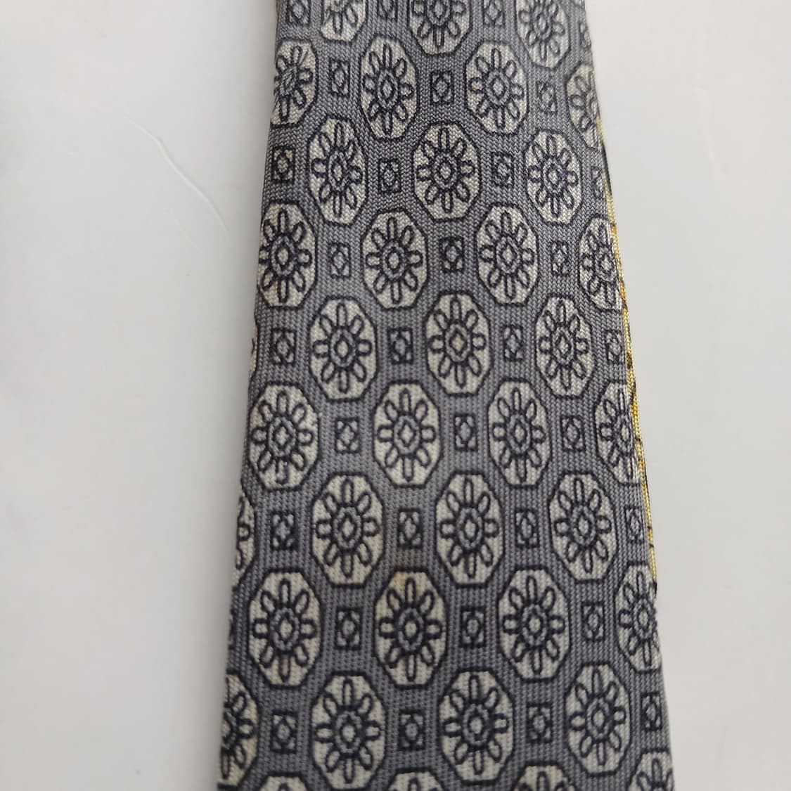 지안니 베르사체 실크 바로크 패턴 넥타이 9.5cm B등급 A18725
 상품이미지6