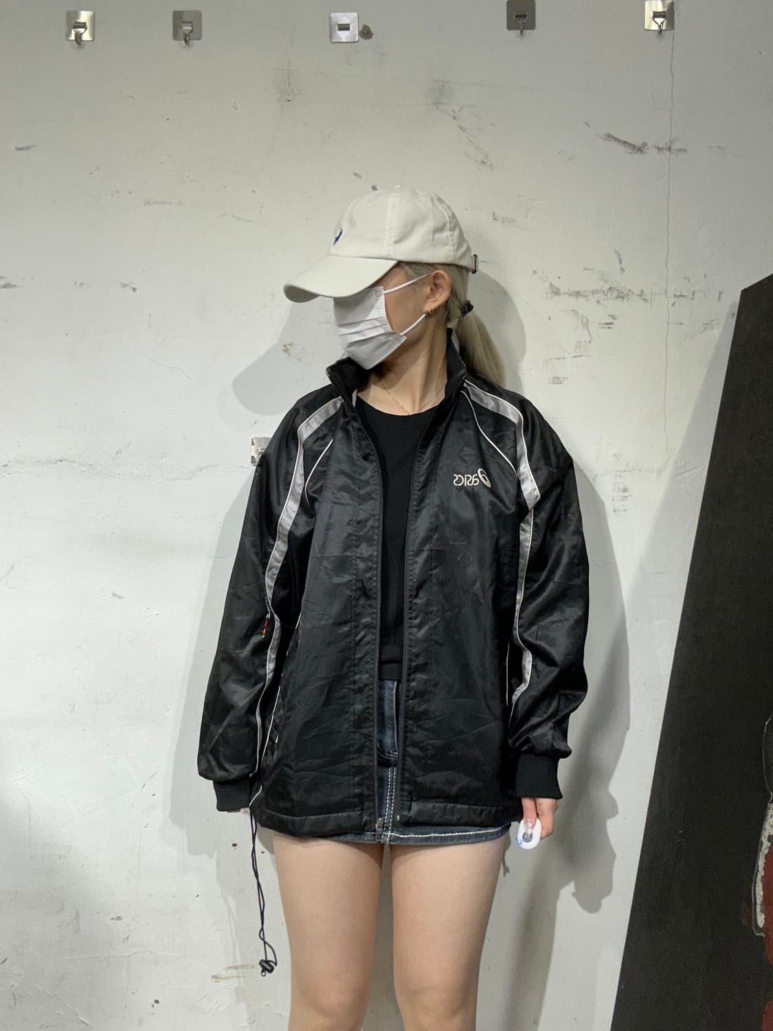 아식스 블랙 사이드 라인 트랙 자켓 S 상품이미지2