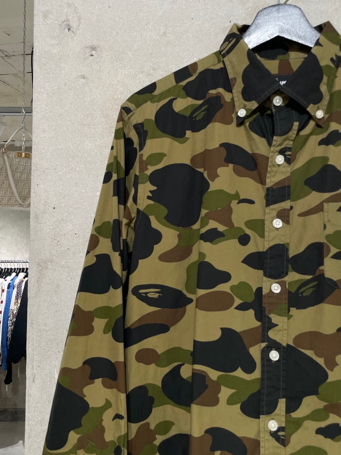 베이프 카모 싱글 포켓 사루 버튼다운 카라 셔츠 상품이미지2