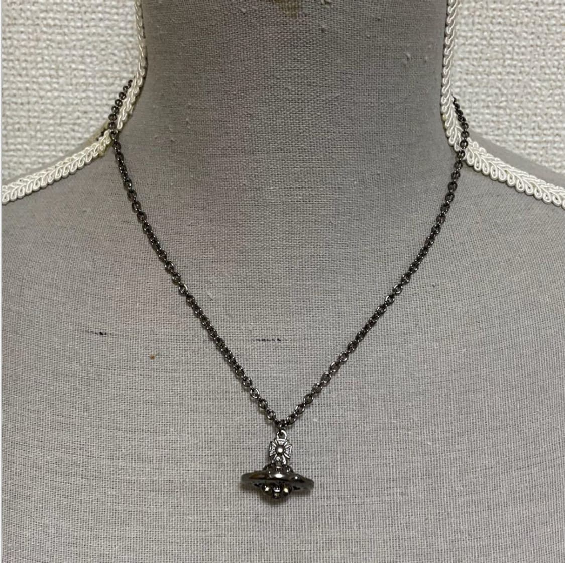 비비안웨스트우드 아카이브 화이트크리스탈 그레이실버 orb 팬던트 목걸이 상품이미지5