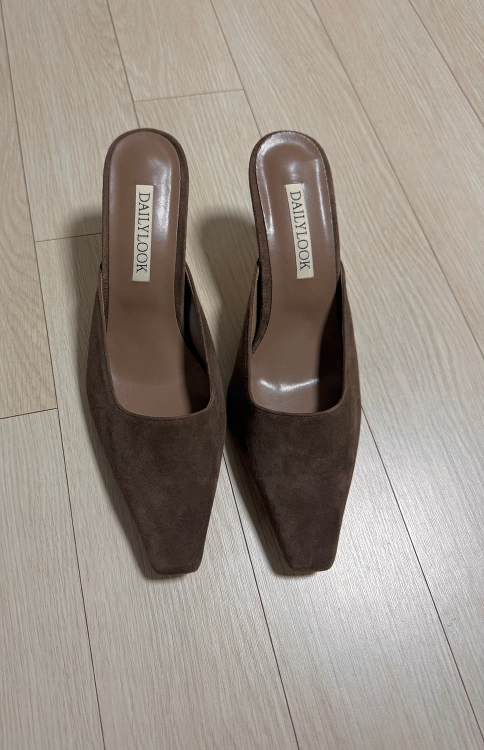 데일리룩 자체제작 마놀로스퀘어뮬 상품이미지4