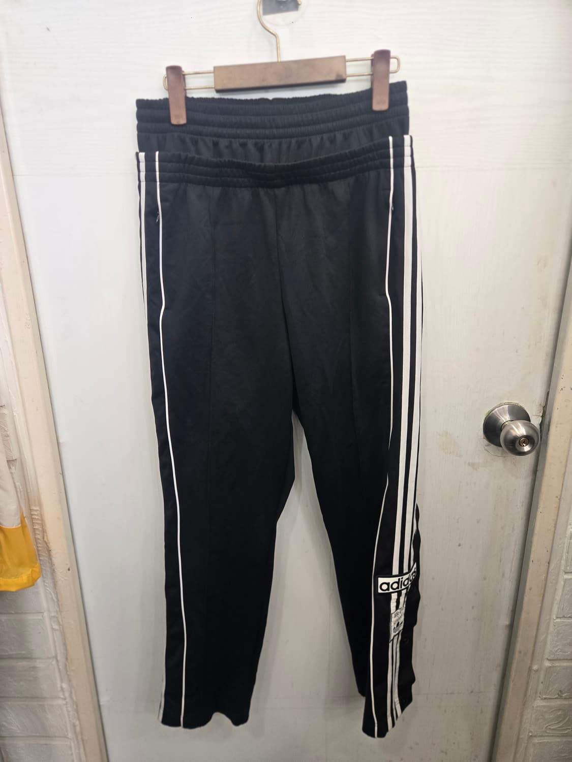 M,95 )) adidas 아디다스 바지! 디자인 짱짱짱 이뻐요~ 상품이미지1