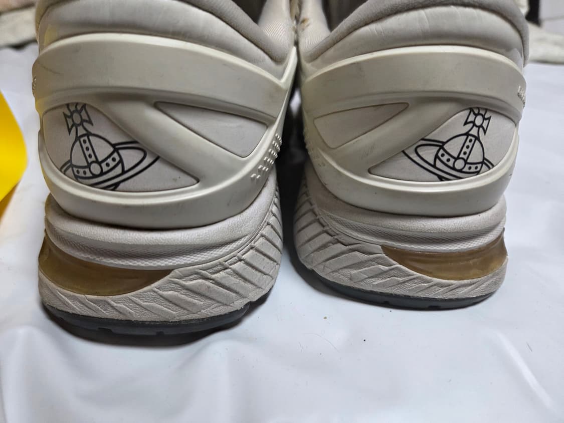 아식스 비비안웨스트우드 280사이즈 팝니다 상품이미지5