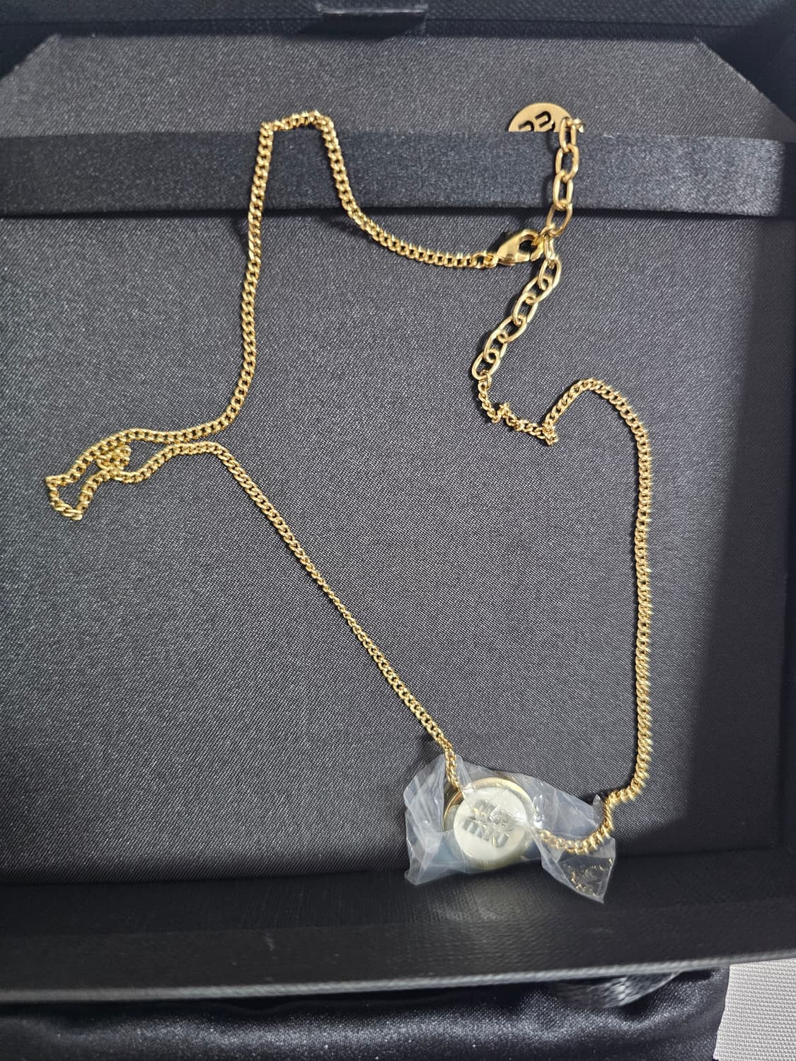 (새상품)미우미우 신형 목걸이 새상품 상품이미지2