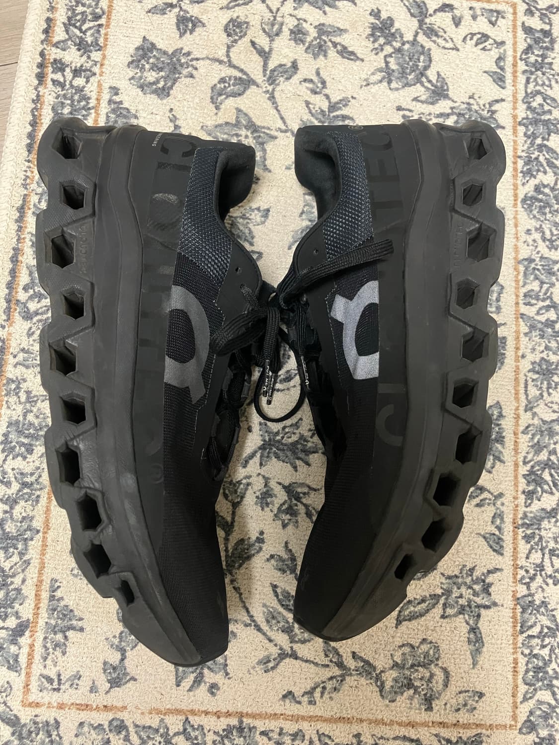 온러닝 클라우드 몬스터 블랙 285 상품이미지4