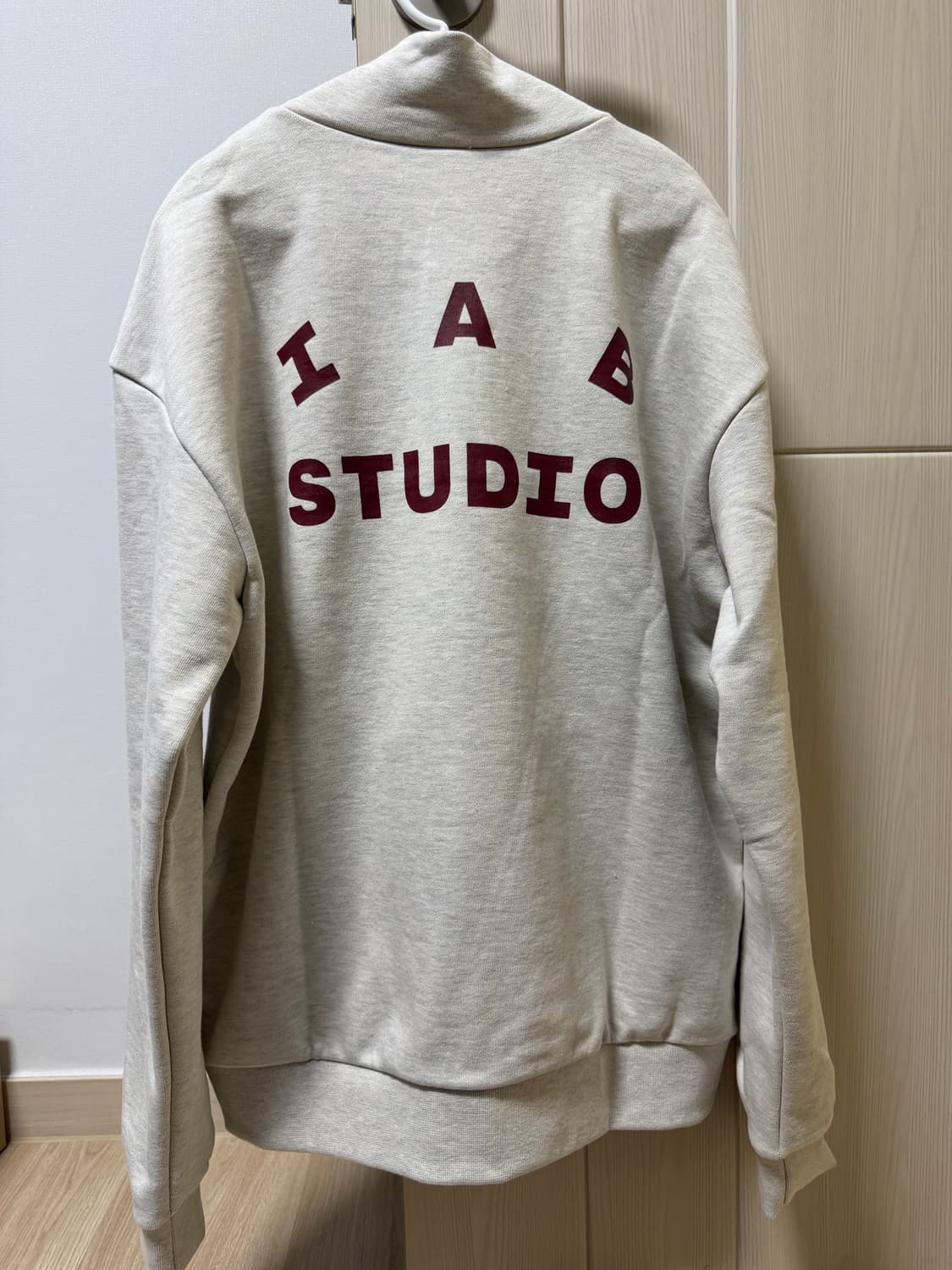 아이앱스튜디오 반집업 쭈리맨투맨 미착용 상품이미지5