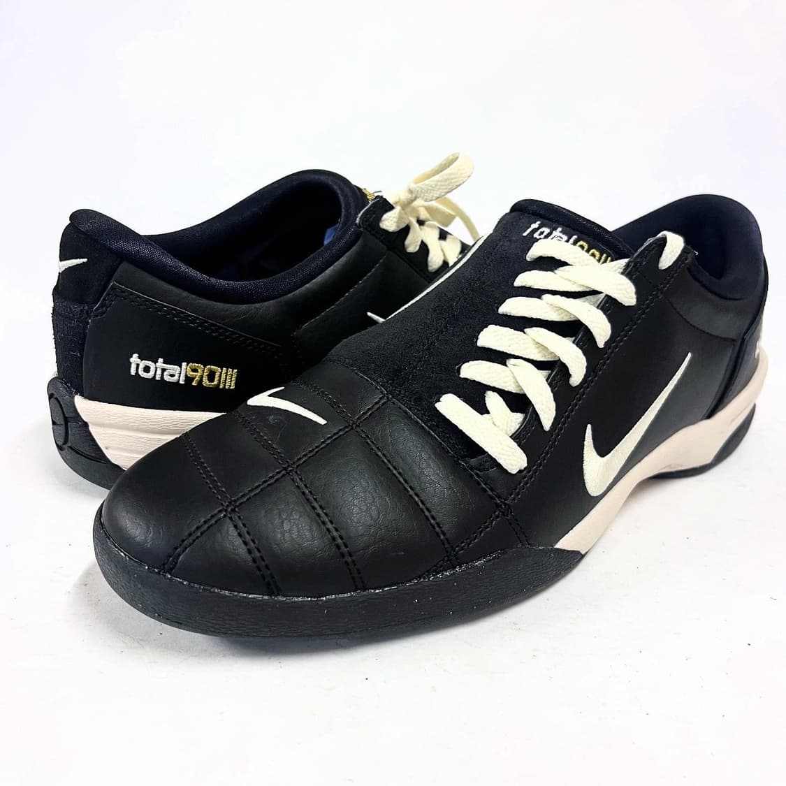 나이키 토탈90 메탈릭골드 상품이미지1