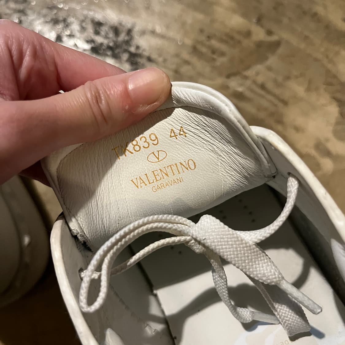 발렌티노 락스터드 스니커즈 상품이미지8