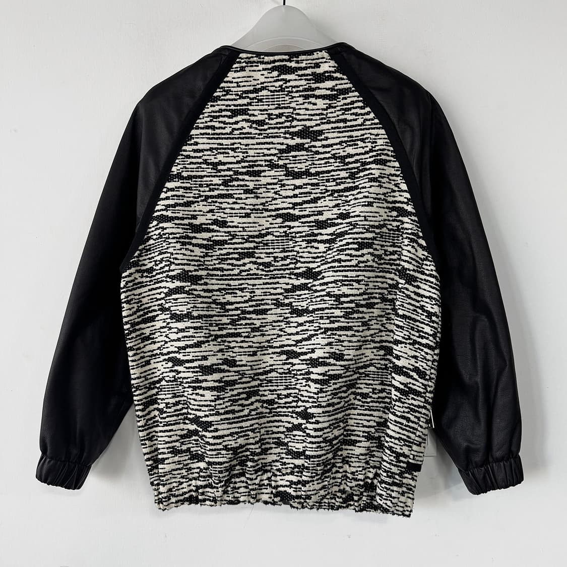 이로 IRO 레더 슬리브 니트 봄버 자켓 상품이미지7