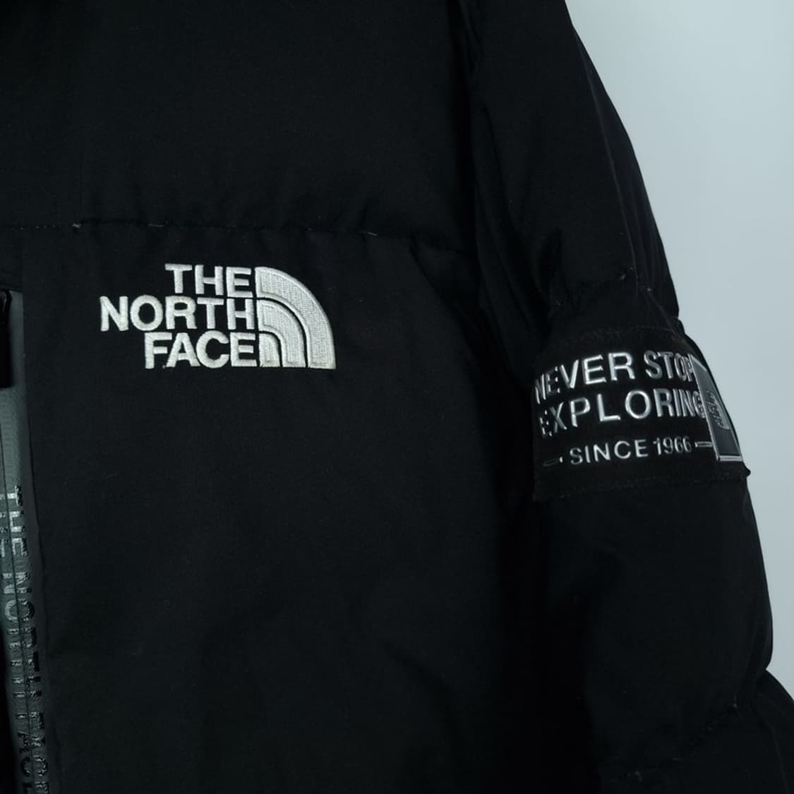 노스페이스 로고 패치 구스다운 푸퍼 다운 숏패딩 블랙 M16642 상품이미지6