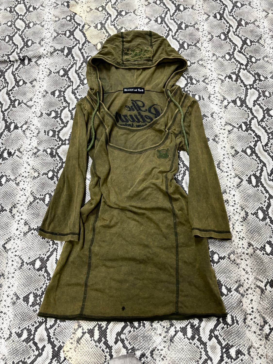 “Heaven and Earth” 00’s Print Skull Hood 상품이미지1