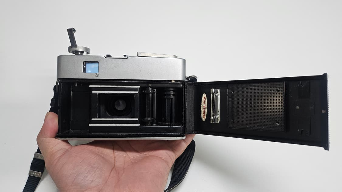 작례O 코니카 ee 매틱 + 코니시로쿠 헥사논 40mm 2.8 필름카메라 상품이미지9