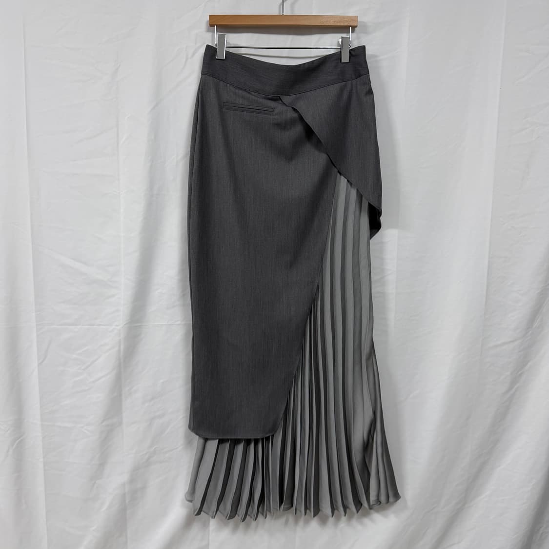 딘트(DINT) 레이어드 플리츠 롱스커트 상품이미지1