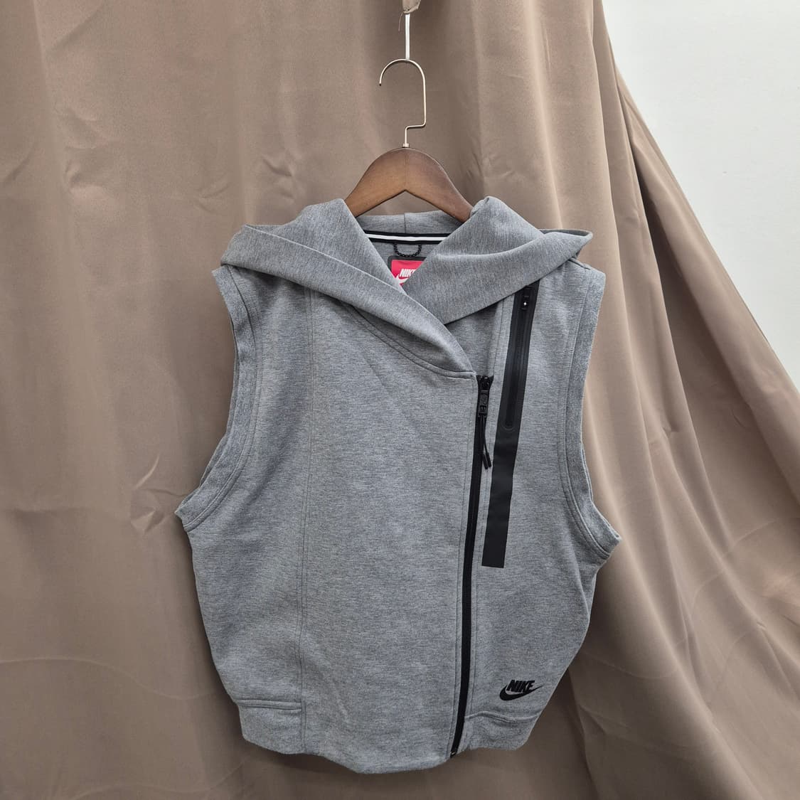 나이키 테크팩 후드 베스트 L 상품이미지1