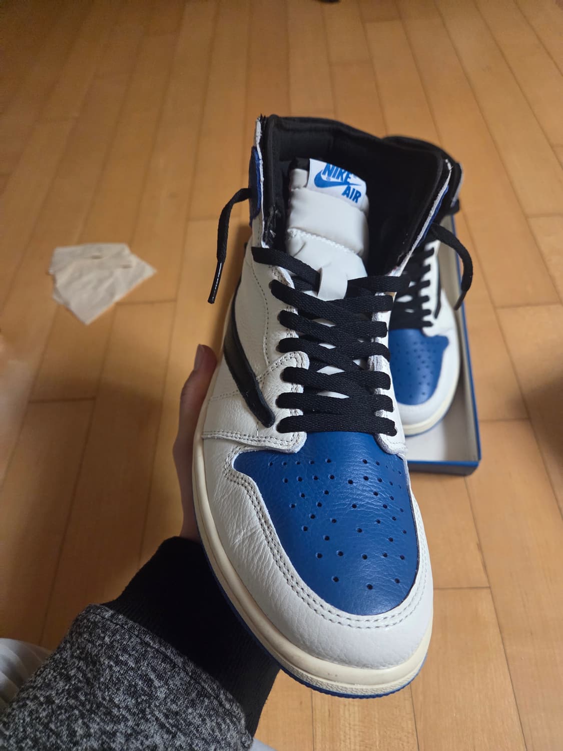 조던 1 x 트래비스 스캇 x 프라그먼트 레트로 하이 밀리터리 블루 상품이미지5