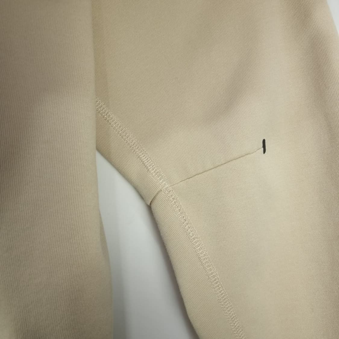 [나이키] 크롭 테크팩 후드 집업 베이지 M18642 상품이미지7