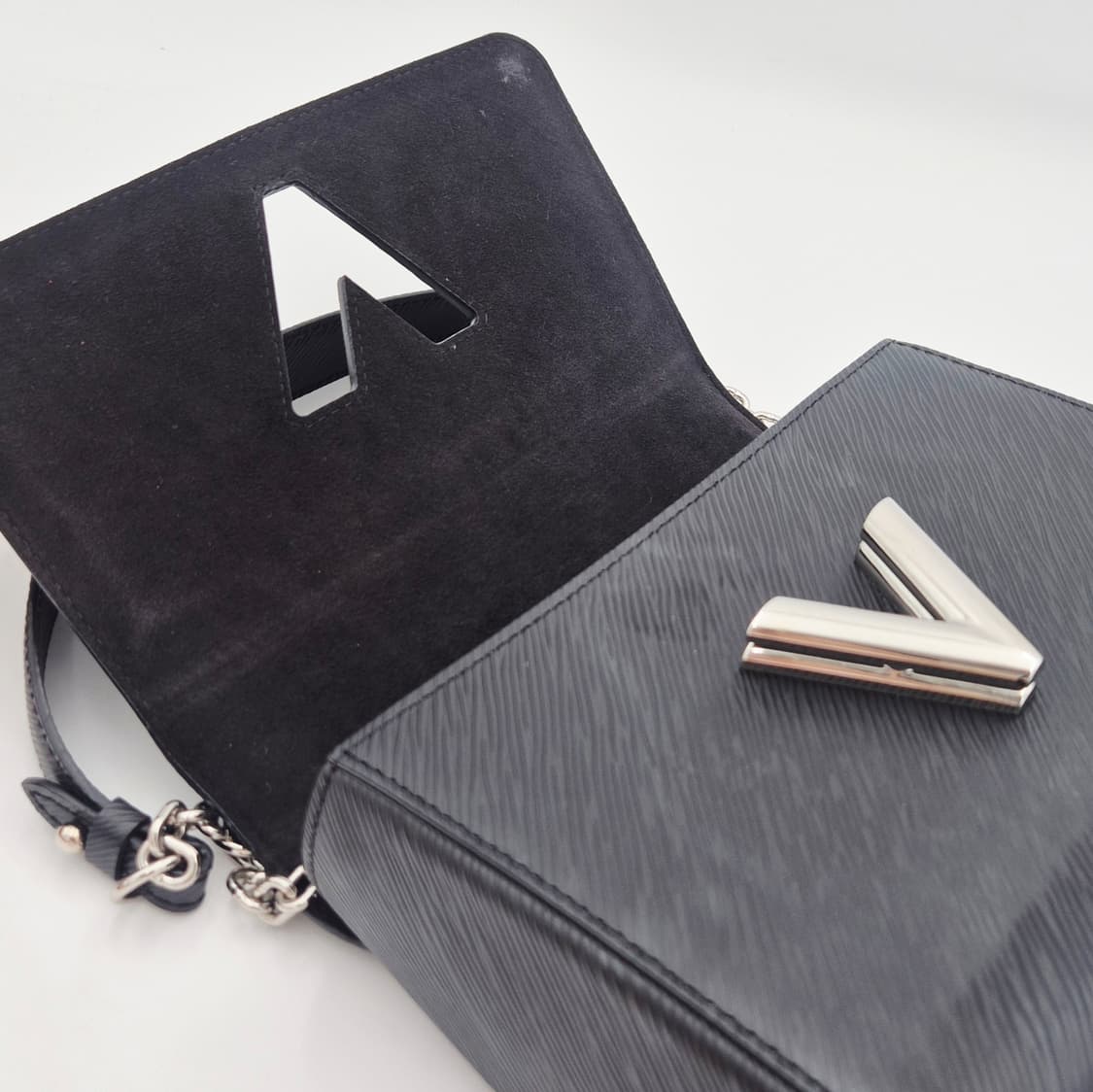 루이비통 에삐 트위스트MM 숄더백 M50282 상품이미지10