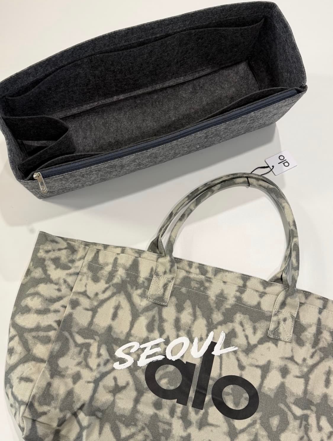 Alo 쇼퍼백 서울에디션 상품이미지2