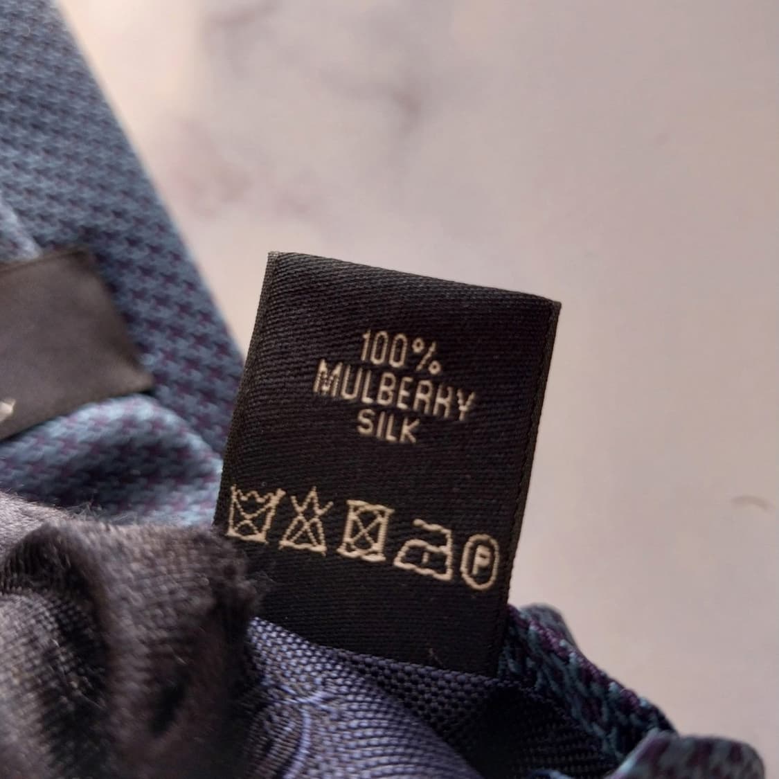 던힐 실크 네이비 넥타이 8cm A+등급 K1325
 상품이미지9