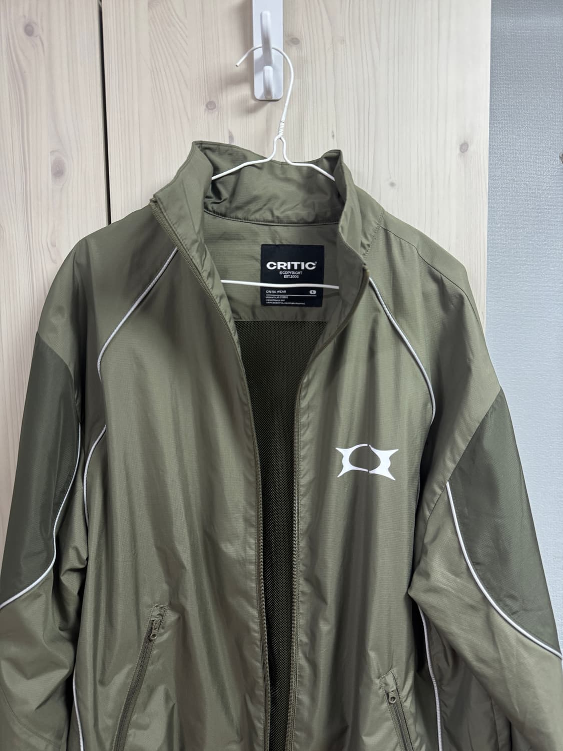 크리틱 카키 자켓(L) WORMHOLE LOGO JACKET 상품이미지6