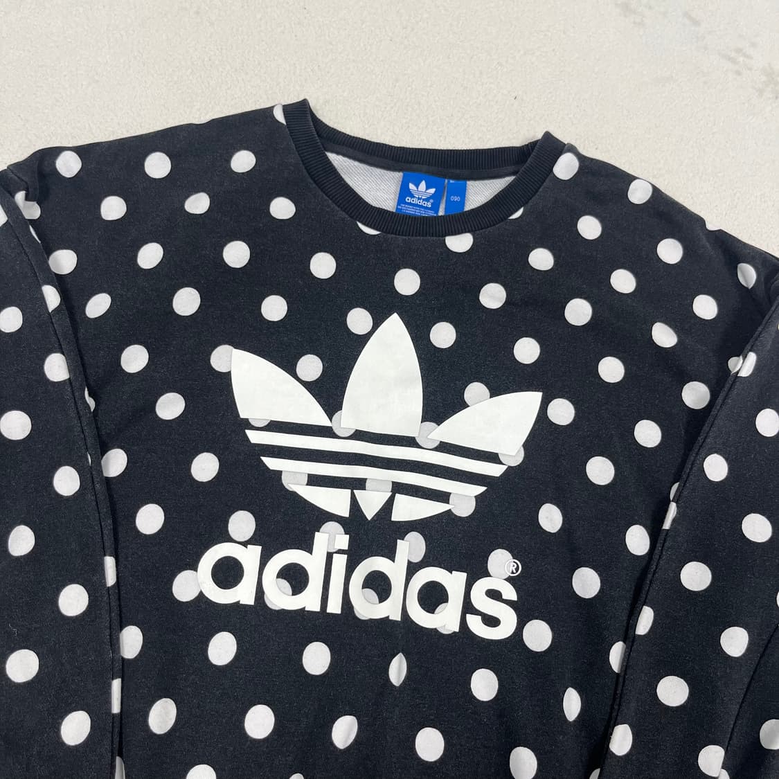Adidas black dot sweatshirt 상품이미지6