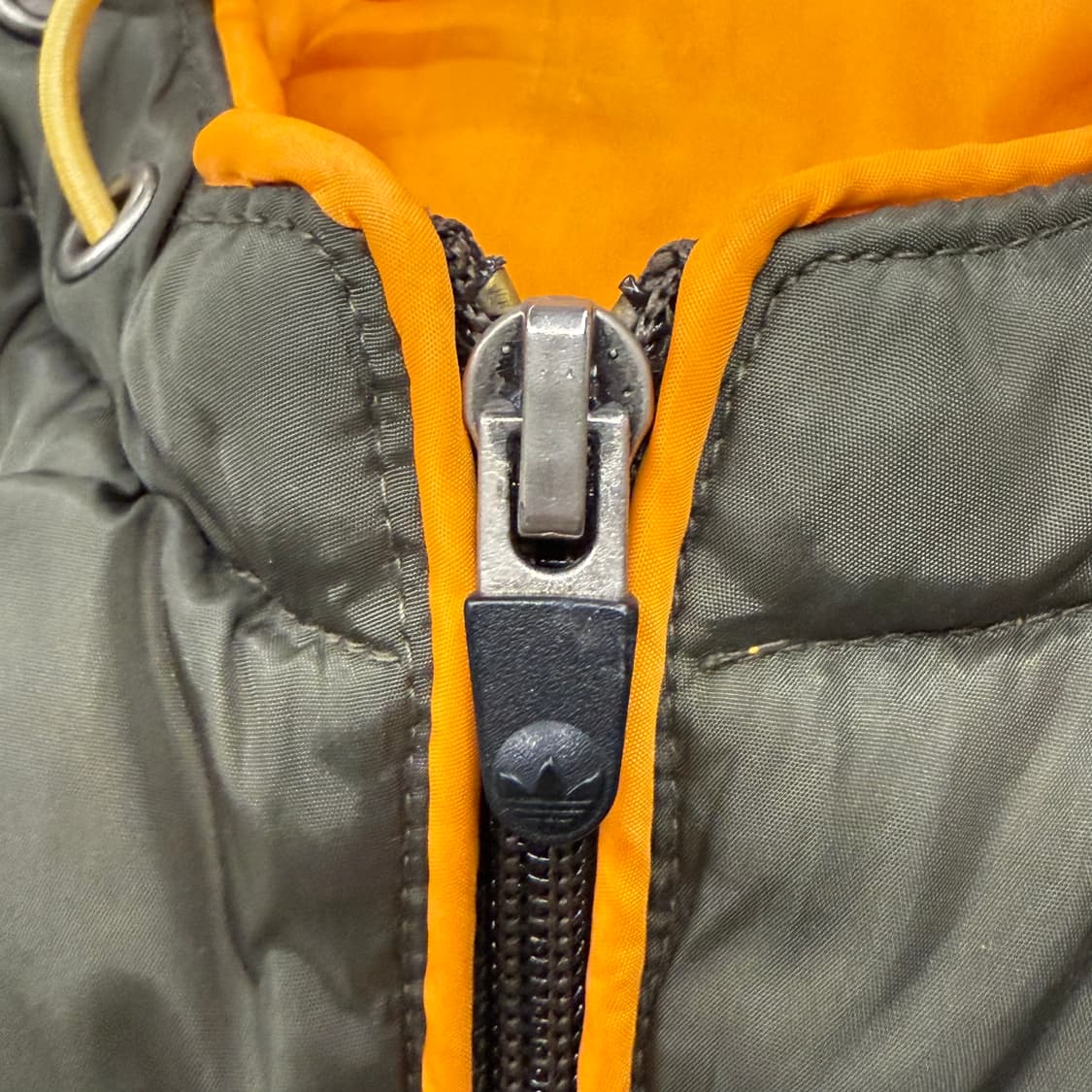 아디다스 카키 오렌지 숏패딩 95 상품이미지7