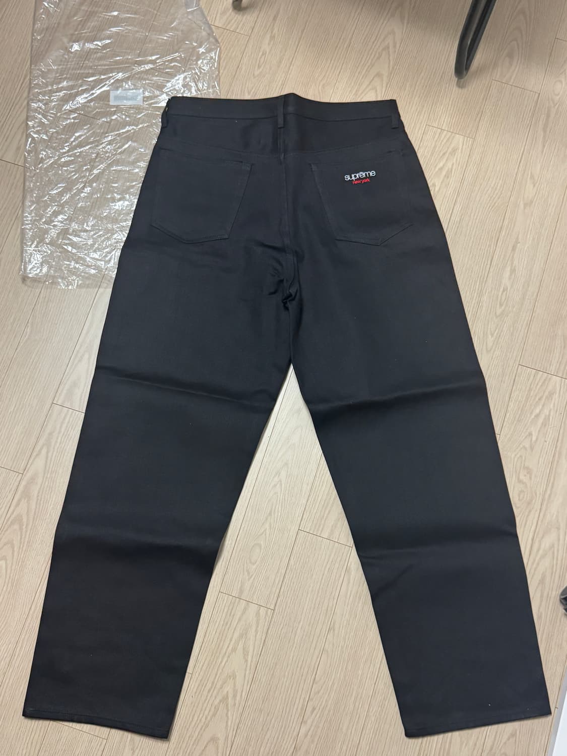 슈프림 배기 셀비지 진 리지드블랙 25FW 32 사이즈 상품이미지1