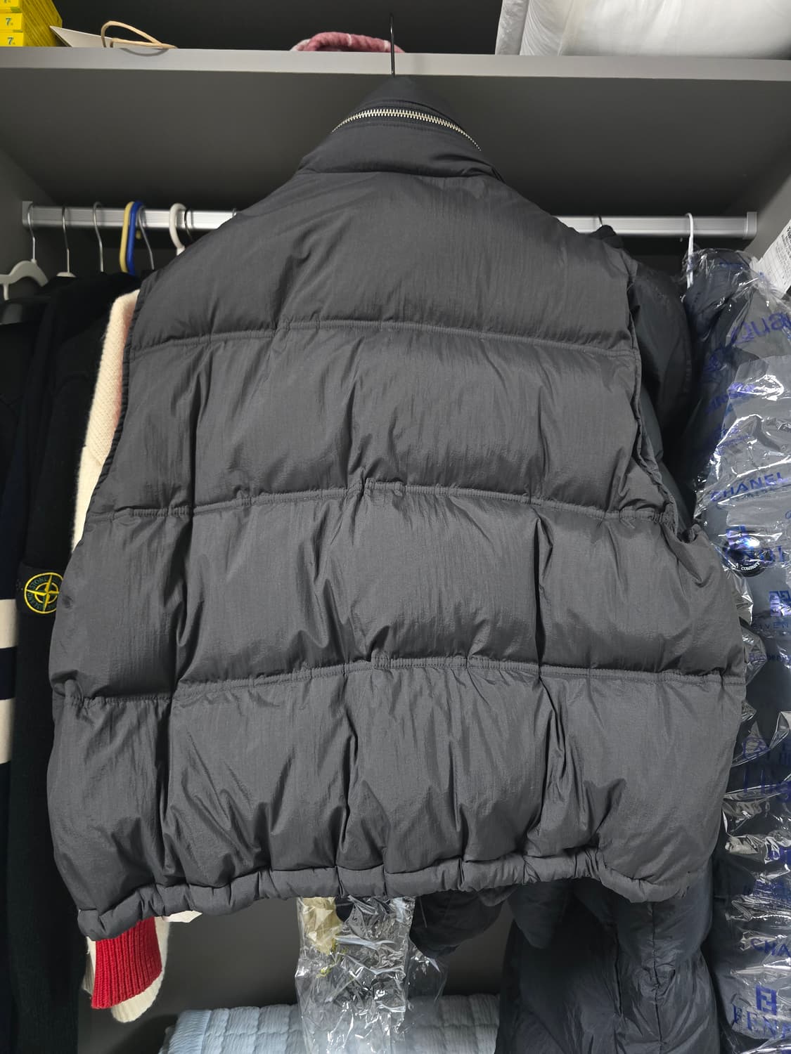 아미 블랙 패딩조끼(M) 상품이미지2