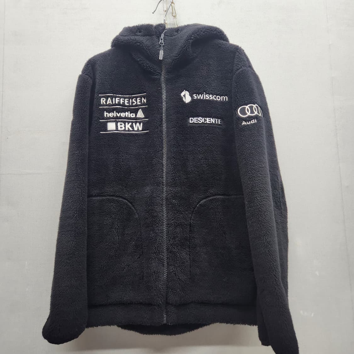 데상트 스키팀 스폰서 로고 플리스 후드집업 L(L) 상품이미지1
