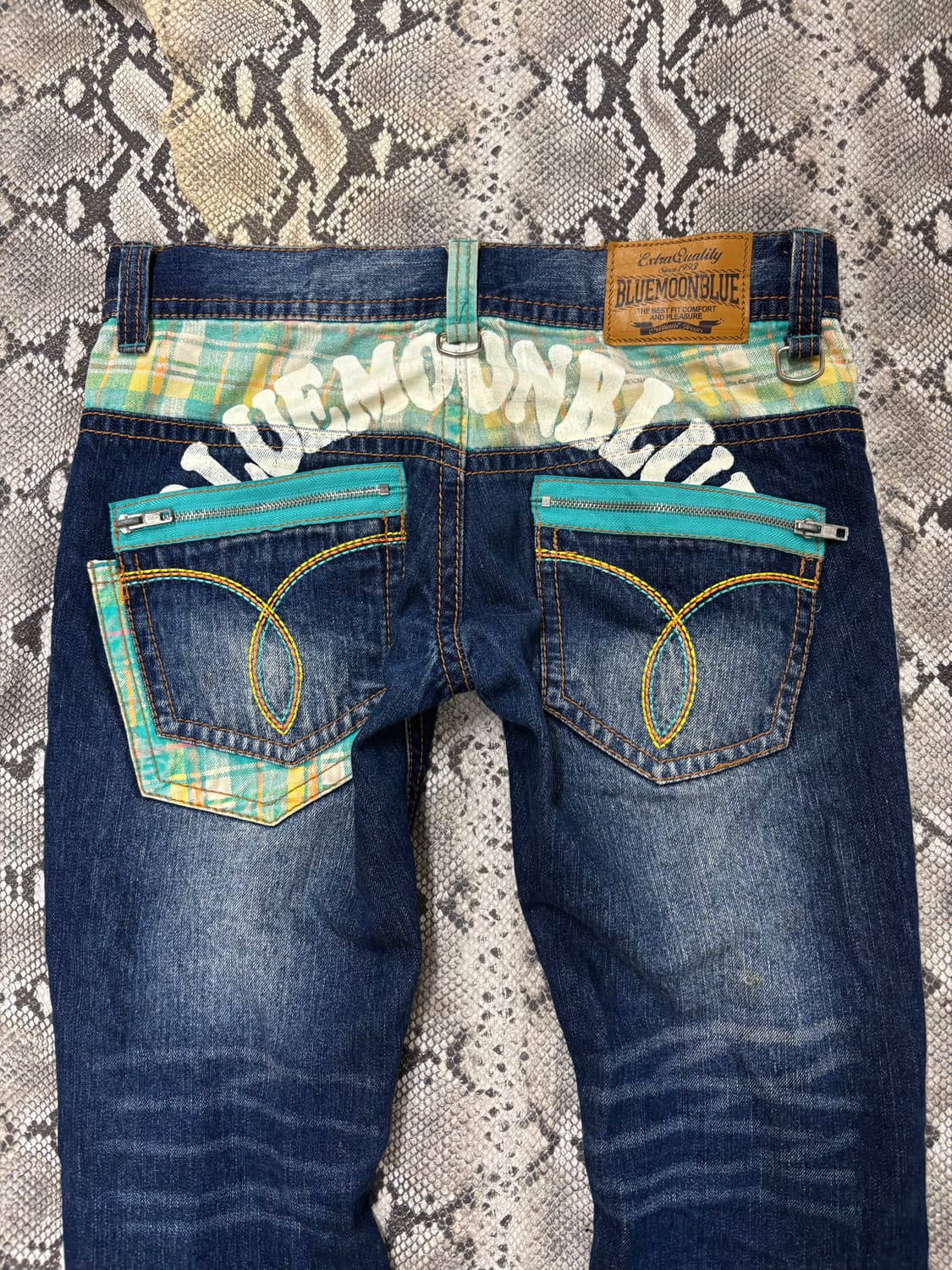 “Vintage” Kitsch Mood Back Print Pants 상품이미지2