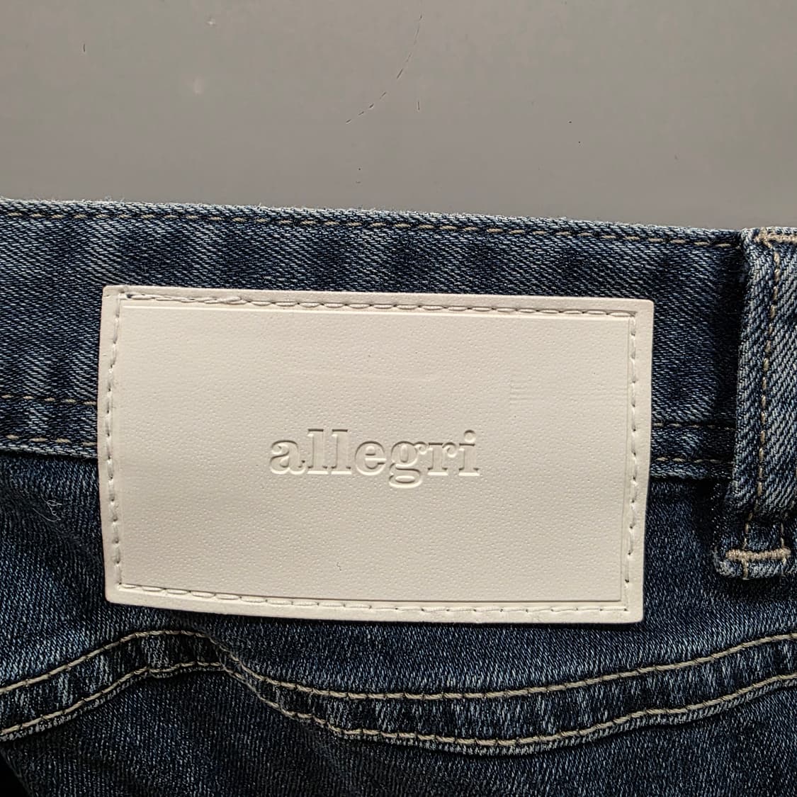 알레그리(allegri) 슬림 데님 청바지 중청 상품이미지6
