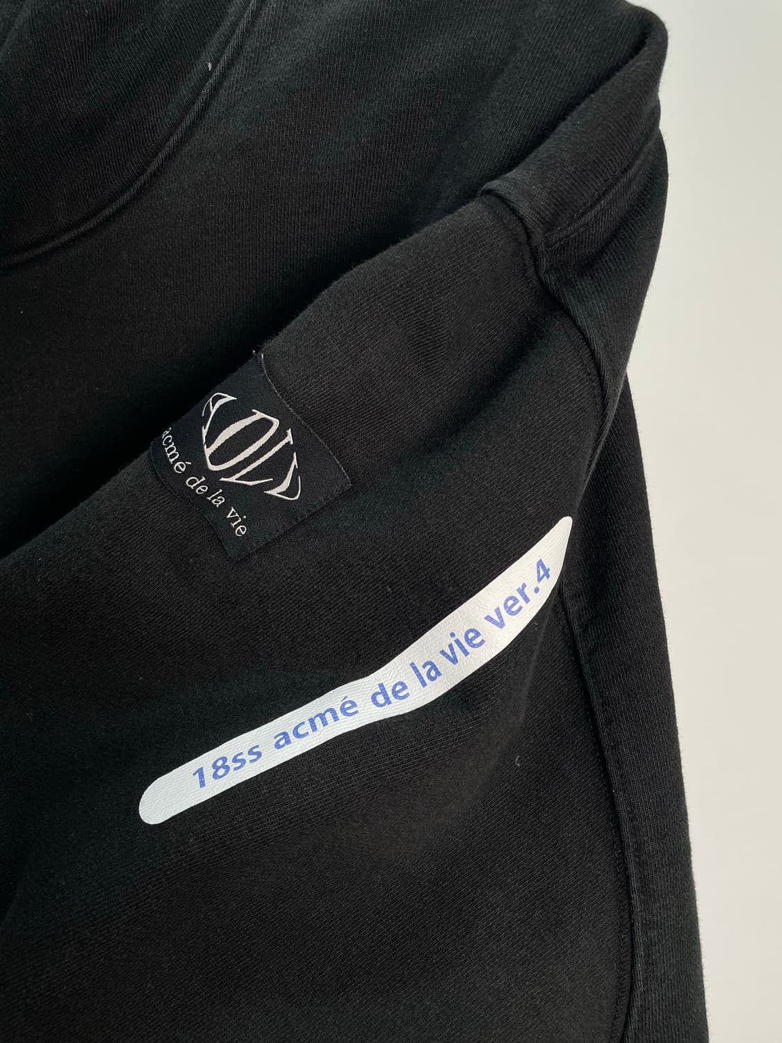 아크메드라비 후드티 상품이미지4